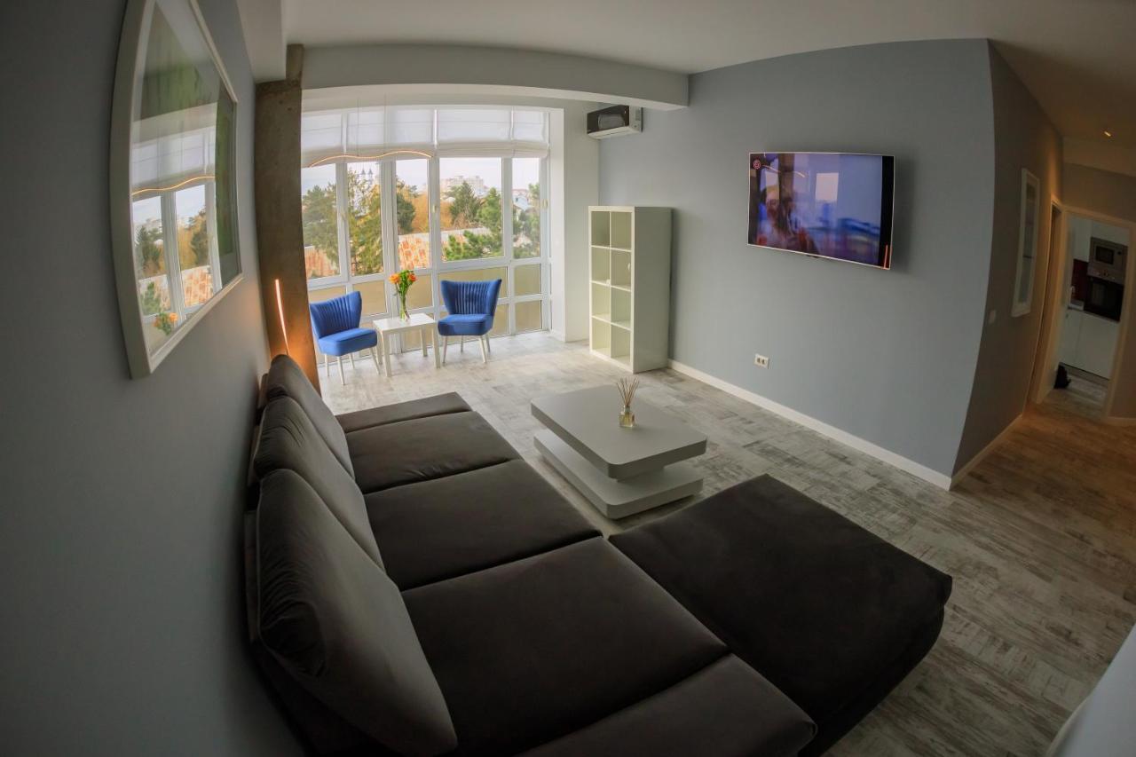 Central Bliss Appartement Suceava Buitenkant foto