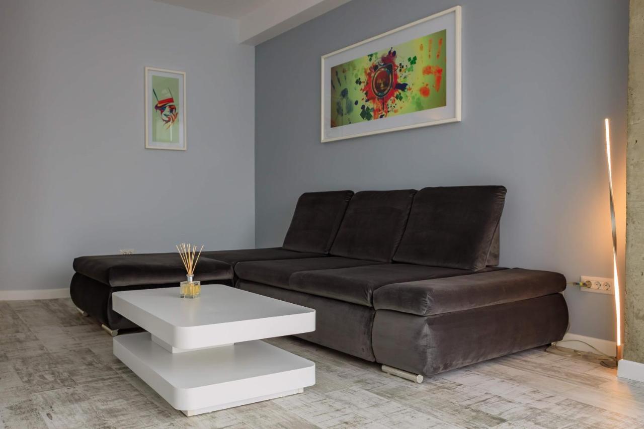 Central Bliss Appartement Suceava Buitenkant foto