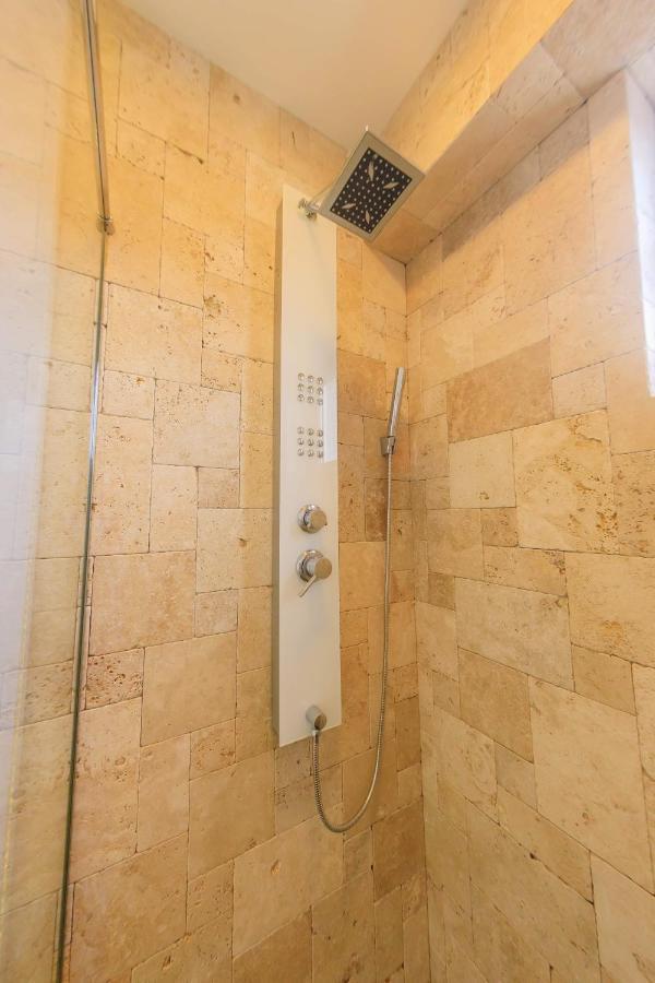Central Bliss Appartement Suceava Buitenkant foto